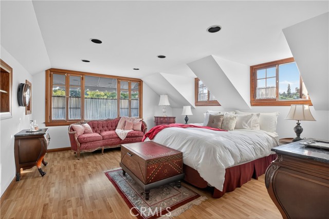 Detail Gallery Image 28 of 54 For 115 Annandale Rd, Pasadena,  CA 91105 - 4 Beds | 3 Baths