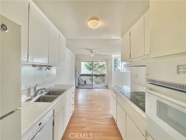 6000 Canterbury Drive, D212 photo 7