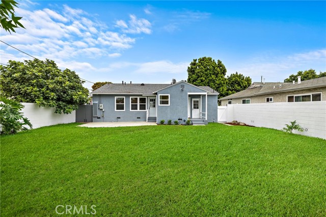 1833 N Greenbrier N Road, Long Beach CA: https://media.crmls.org/medias/db2a0b37-047f-4067-afdc-5f8af93c6136.jpg