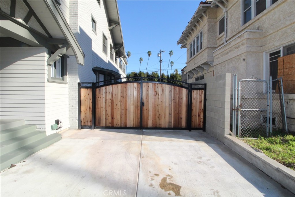 MLS #OC26150019 image #4