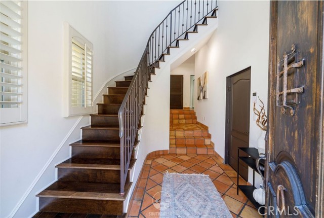 Detail Gallery Image 4 of 29 For 202 N Irena Ave #B,  Redondo Beach,  CA 90277 - 3 Beds | 2/1 Baths