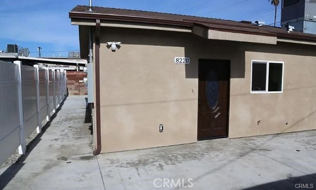 8220 Whitsett Avenue photo 16