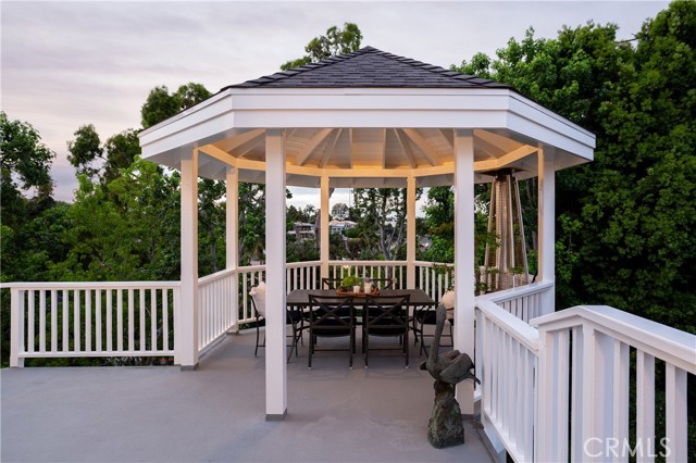 Detail Gallery Image 35 of 60 For 212 Kings Pl, Newport Beach,  CA 92663 - 4 Beds | 3/2 Baths