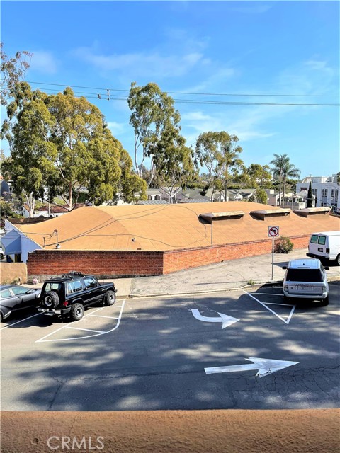 100 Cliff Drive, Laguna Beach CA: https://media.crmls.org/medias/db2b1d5a-abc8-4a1a-9a9e-3caf5f822a9a.jpg