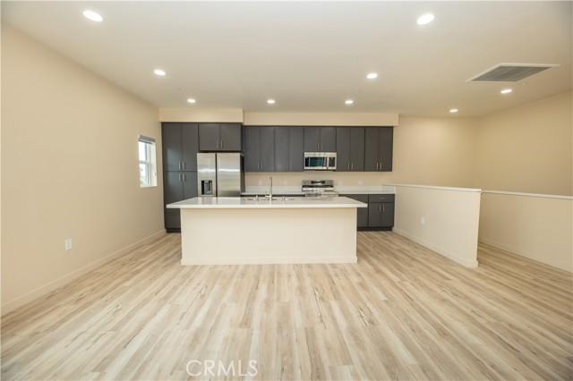 Detail Gallery Image 22 of 63 For 14410 Bing Ave, Fontana,  CA 92335 - 2 Beds | 2 Baths