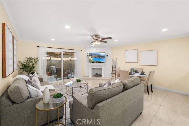 Detail Gallery Image 5 of 26 For 3139 E Chapman 3b,  Orange,  CA 92869 - 2 Beds | 2 Baths