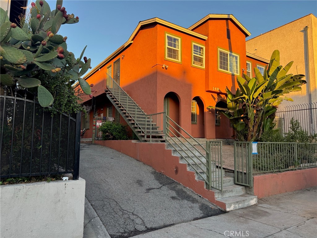 Apartment at 149 N Alexandria
