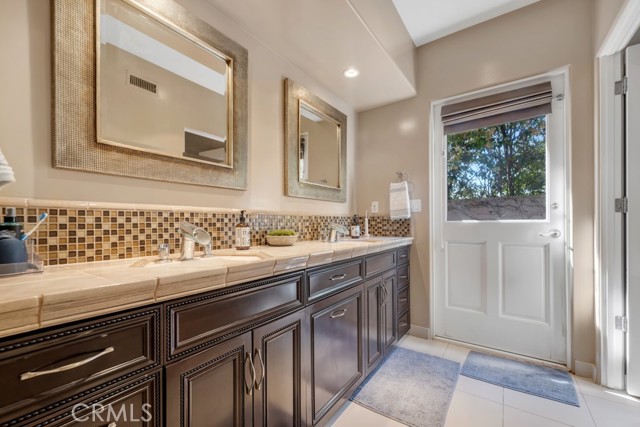 Detail Gallery Image 28 of 60 For 4228 Saddlecrest Ln, Westlake Village,  CA 91361 - 4 Beds | 3/1 Baths