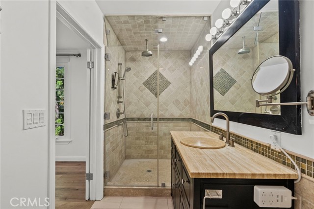 Detail Gallery Image 19 of 33 For 5752 Calhoun Ave, Sherman Oaks,  CA 91401 - 3 Beds | 2 Baths