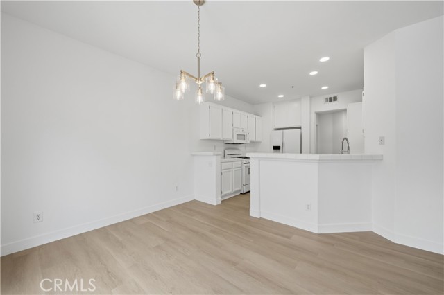 Detail Gallery Image 6 of 43 For 39668 Princeton #B,  Murrieta,  CA 92563 - 3 Beds | 3 Baths