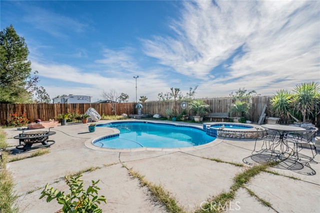 Detail Gallery Image 5 of 43 For 4637 Luna Rd, Phelan,  CA 92371 - 3 Beds | 2 Baths