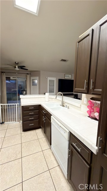 Detail Gallery Image 7 of 64 For 212 Whispering Winds, Blythe,  CA 92225 - 3 Beds | 2 Baths