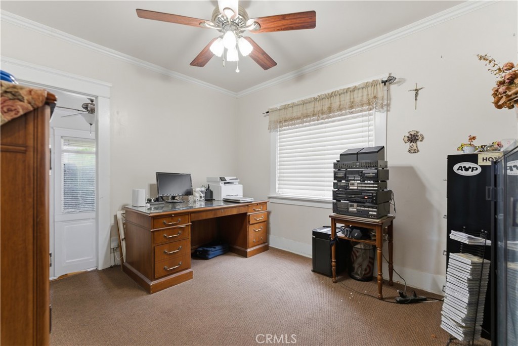 https://media.crmls.org/medias/db300736-3e01-4bee-bc14-34883516b4b6.jpg?preset=X-Large