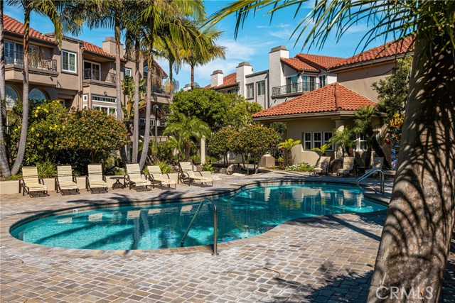 Detail Gallery Image 40 of 50 For 19275 Meadowood Circle, Huntington Beach,  CA 92648 - 2 Beds | 2/1 Baths