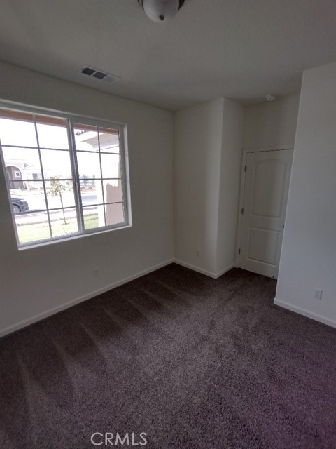 3414 N Oakwood Street, Visalia CA: https://media.crmls.org/medias/db303f82-0986-4d60-a7f4-9d642cdba899.jpg