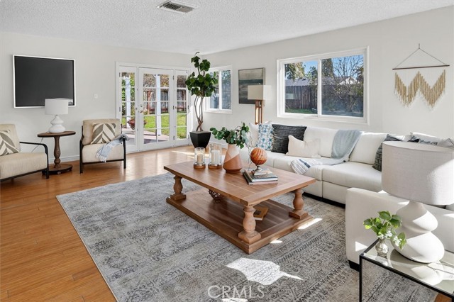 Detail Gallery Image 15 of 41 For 8846 Laramie Ave, Winnetka,  CA 91306 - 4 Beds | 3 Baths