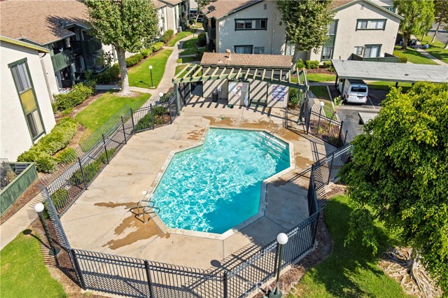 23254 Orange Avenue, Lake Forest CA: https://media.crmls.org/medias/db31150f-490e-4a2d-904d-99bfea6ed22f.jpg