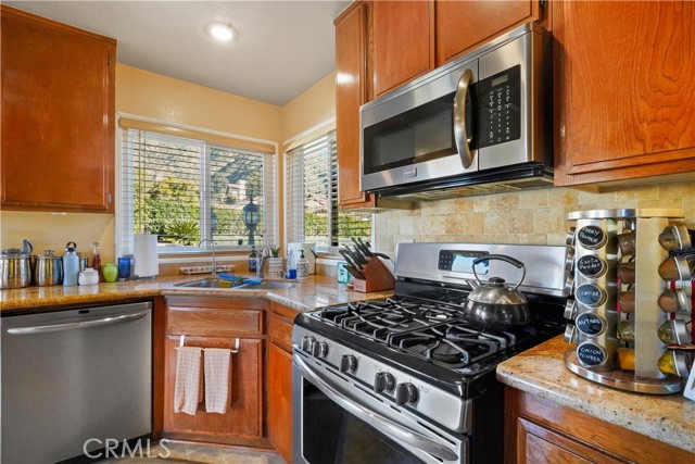 485 Wedgewood Court, Duarte CA: https://media.crmls.org/medias/db31f02d-244d-4451-9bfb-ca0b2e2de265.jpg