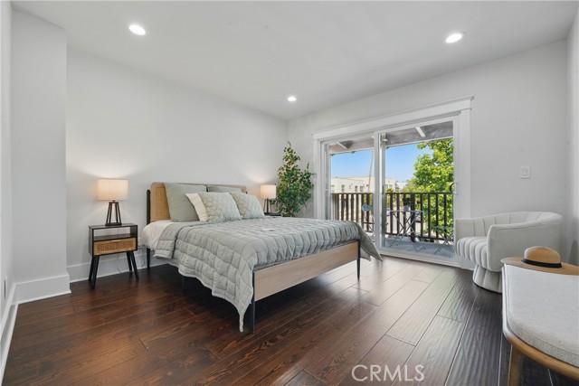 2111 S Bronson Ave, Los Angeles CA: https://media.crmls.org/medias/db31f277-38e9-419a-97d4-0cfabc19e445.jpg