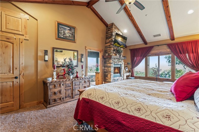 Detail Gallery Image 26 of 67 For 1454 Lovers Ln, Lake Arrowhead,  CA 92352 - 5 Beds | 3/1 Baths