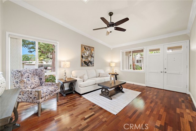 Detail Gallery Image 3 of 22 For 592 Avenida Majorca a,  Laguna Woods,  CA 92637 - 2 Beds | 2 Baths