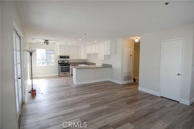 Detail Gallery Image 3 of 16 For 142 W Marquita a,  San Clemente,  CA 92672 - 2 Beds | 2 Baths