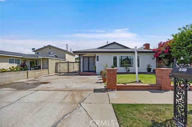 Detail Gallery Image 1 of 40 For 6800 Berry Ave, Buena Park,  CA 90620 - 2 Beds | 2 Baths