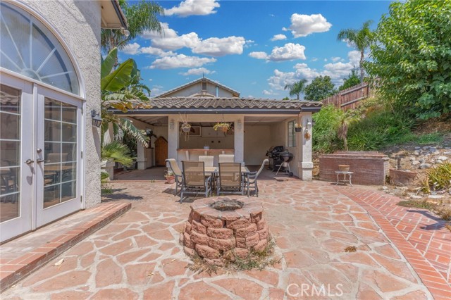 589 S Sutter Avenue, San Bernardino CA: https://media.crmls.org/medias/db33d33d-8db9-4ad8-b950-00bbc63c4a56.jpg