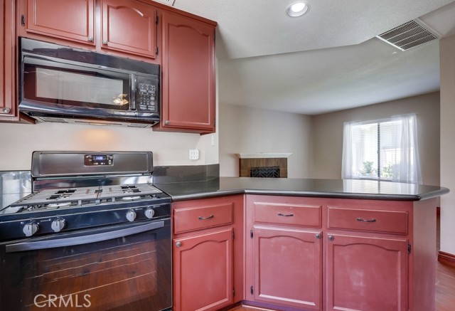Detail Gallery Image 21 of 59 For 907 Callahan Ln, Placentia,  CA 92870 - 4 Beds | 2/1 Baths