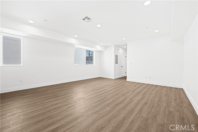 6704 1/2 Kester Avenue, Van Nuys CA: https://media.crmls.org/medias/db356117-e857-4d43-befe-7e5389d8fce4.jpg