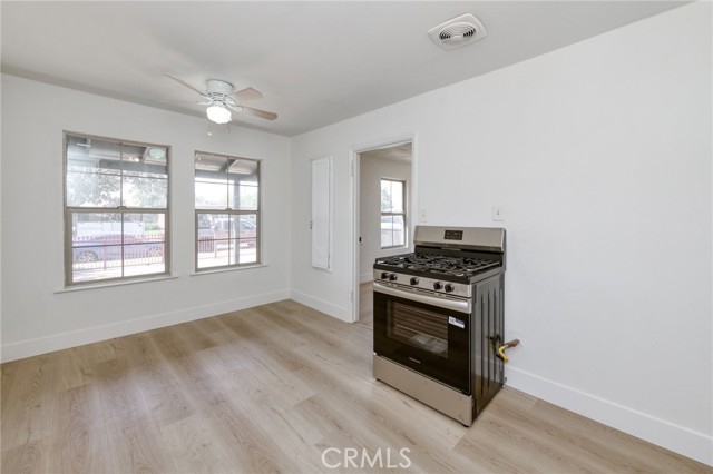 Detail Gallery Image 12 of 20 For 2461 S Poppy Ave, Fresno,  CA 93706 - 2 Beds | 1 Baths