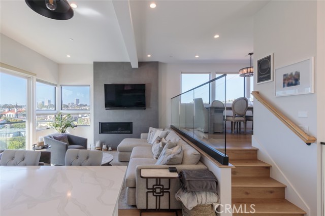 Detail Gallery Image 8 of 43 For 314 Dahlia, Corona Del Mar,  CA 92625 - 3 Beds | 3 Baths