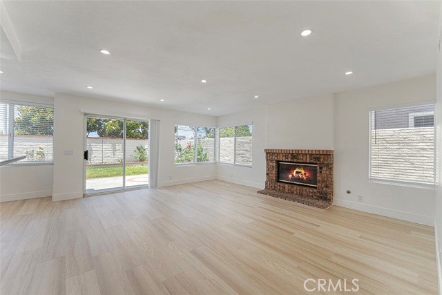 13381 Presidio Place, Tustin CA: https://media.crmls.org/medias/db36813b-c9c7-4276-8275-0e6ecef65c41.jpg