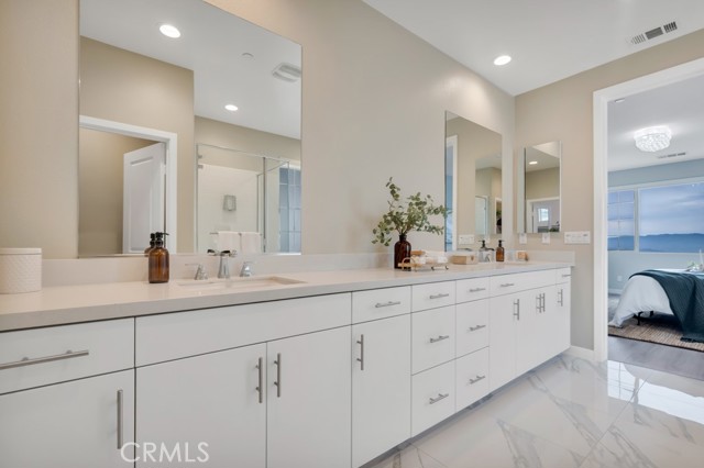 Detail Gallery Image 25 of 65 For 18348 Cachet, Canyon Country,  CA 91350 - 5 Beds | 5 Baths