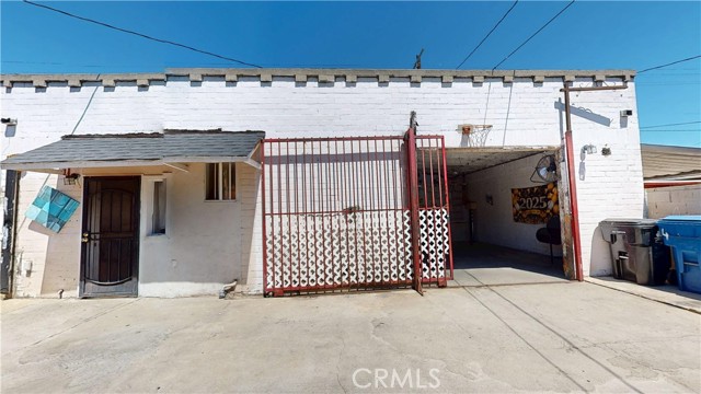 5854 Woodlawn Avenue, Los Angeles CA: https://media.crmls.org/medias/db36f8e0-4189-413a-a273-b2bc4b12293f.jpg