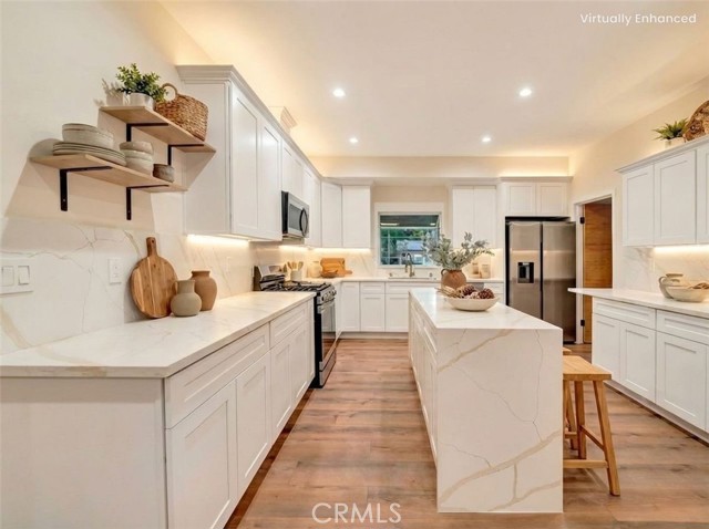 Detail Gallery Image 4 of 35 For 23248 Community St, West Hills,  CA 91304 - 4 Beds | 3 Baths