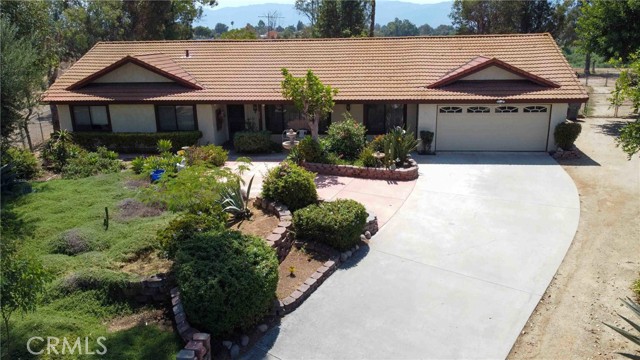 Detail Gallery Image 1 of 39 For 3192 Sunset Ct, Norco,  CA 92860 - 3 Beds | 2/1 Baths