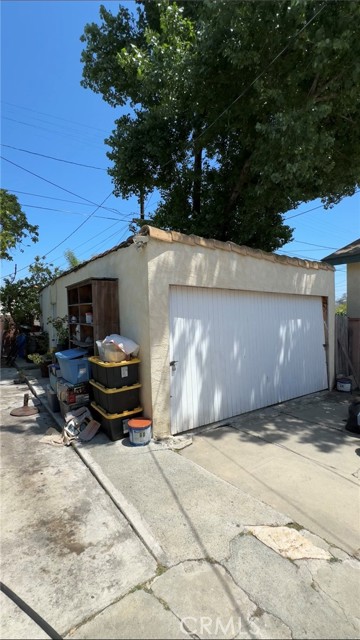8758 S Hobart Boulevard, Los Angeles CA: https://media.crmls.org/medias/db38d193-71fa-4069-aed4-fd295a022332.jpg
