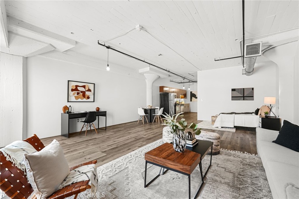 200 N San Fernando #202