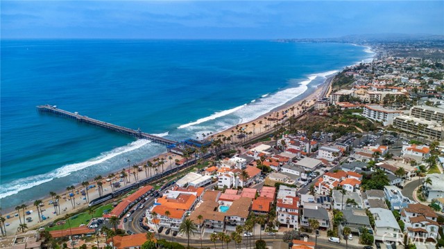 117 Santa Ana Lane, San Clemente CA: https://media.crmls.org/medias/db3aac29-2e63-49fe-8a30-bcae5a46071c.jpg