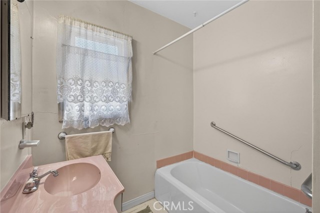 Detail Gallery Image 17 of 42 For 4904 W 121 St, Hawthorne,  CA 90250 - 4 Beds | 2 Baths