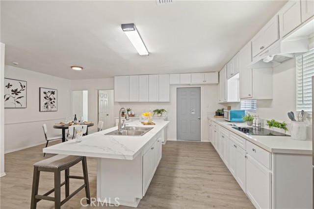 2420 Maine Avenue, Long Beach CA: https://media.crmls.org/medias/db3b1818-4afb-468d-a597-f696aa4aefa2.jpg