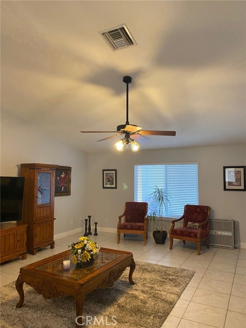 1340 Oasis Drive, Barstow CA: https://media.crmls.org/medias/db3b7bd2-b67b-4ed1-96a3-6fd59b233cef.jpg