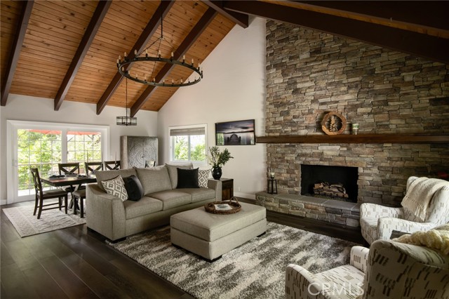 27843 Peninsula N Drive, Lake Arrowhead CA: https://media.crmls.org/medias/db3b7c0c-8b92-4a57-8303-255ef31f16d3.jpg