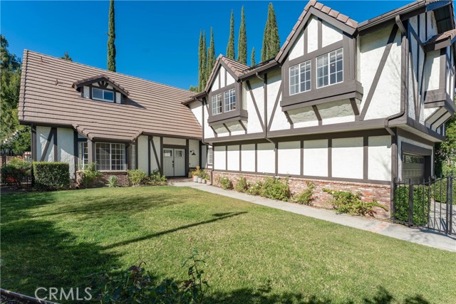 Detail Gallery Image 4 of 51 For 5501 Fairgrange Dr, Agoura Hills,  CA 91301 - 6 Beds | 3 Baths