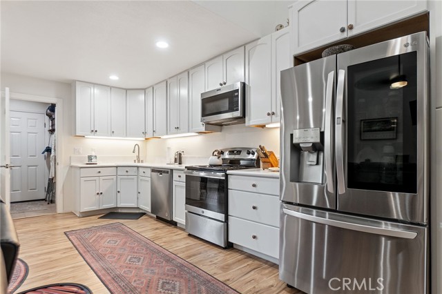 Detail Gallery Image 60 of 73 For 14260 Chinook Rd, Apple Valley,  CA 92307 - 5 Beds | 5/3 Baths