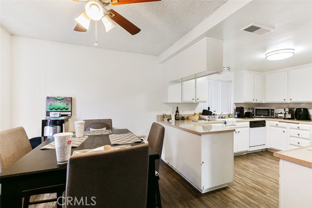 121 E Live Oak Street, San Gabriel CA: https://media.crmls.org/medias/db3cabd7-7b29-41bd-b2ab-65aea5734761.jpg