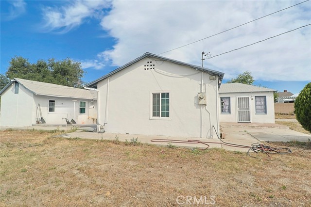 8005 Oleander, Fontana CA: https://media.crmls.org/medias/db3cc698-e13b-4c78-82ab-a331e2cf3a26.jpg
