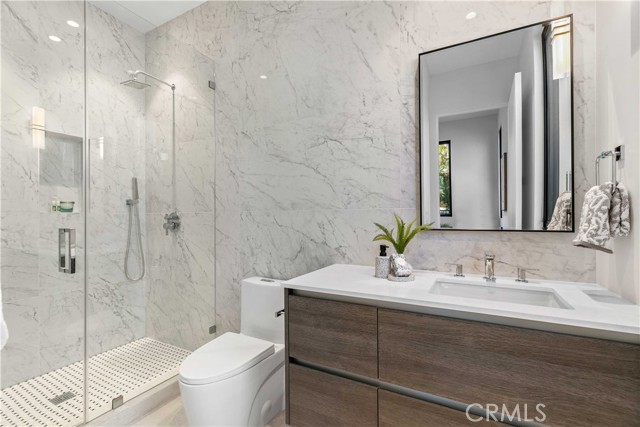 Detail Gallery Image 20 of 49 For 4532 Katherine, Sherman Oaks,  CA 91423 - 6 Beds | 6/1 Baths