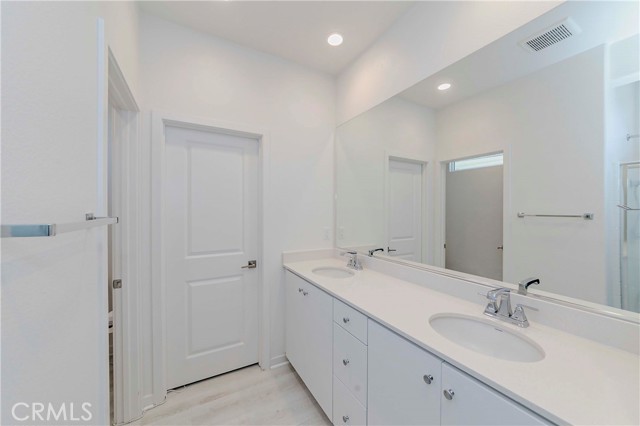 16145 Sandpiper Avenue, Chino CA: https://media.crmls.org/medias/db3e127d-ae0f-4ce7-8f64-215b463b6bb6.jpg